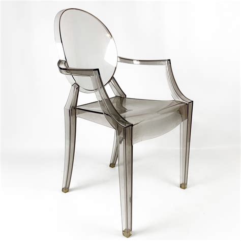 louis ghost chair philippe starck.